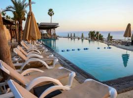 O Beach Hotel & Resort，位于索瓦马的酒店