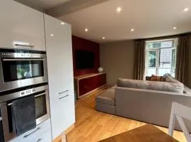 Luxury Apartment - Great Location