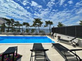 Villas Punta Silo - luxury apartments with pool，位于希洛的海滩酒店