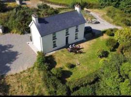 Idyllic Family farmhouse in beautiful West Cork，位于斯奇博瑞恩的乡村别墅
