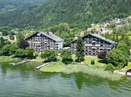 DANIELA Seeblick Appartement Haus Hänsel Gretel direkt am Ossiacher See mit Hallenbad，位于Stiegl的带泳池的酒店