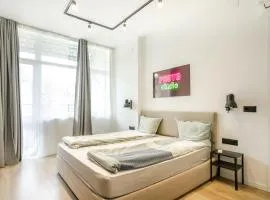 Viral 2 BR Photo Studio Loft