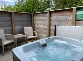 Fox Lodge with Hot Tub