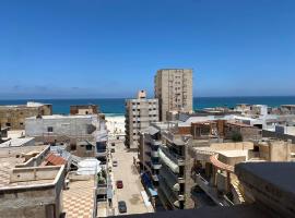 Apartment with 3bed rooms in Al Agamy - EL Nakheil beach，位于亚历山大的公寓