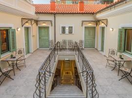 The Stone Manor , Noho boutique Thissio，位于雅典的公寓