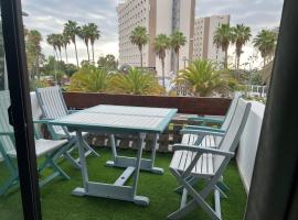 Surf Station Tenerife Holiday Apartment Las Americas，位于美洲海滩的度假短租房