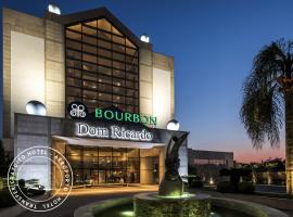 波里卡多库提商务酒店，位于圣若泽杜斯皮尼艾斯的酒店