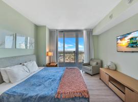 Water View Building With Pool - 5-Min Walk To The Beach，位于哈兰代尔海滩的酒店