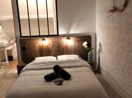 Chambre Telma 2 personnes avec piscine "Mon lit au pré"，位于Pontours的住宿加早餐旅馆