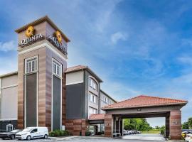 La Quinta Inn & Suites by Wyndham Norfolk，位于诺福克的酒店