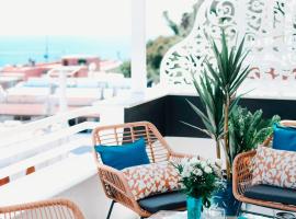 AMAREA Exclusive Suites，位于圣费利切-奇尔切奥的海滩短租房