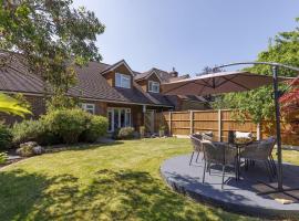 Mayaro Cottage by inspirestays-com，位于Eastergate的酒店