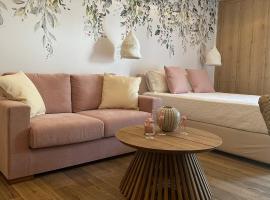 Loutraki Flamingo Feather，位于路特奇的酒店