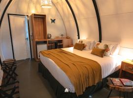 GLAMPING SELVA IGUAZU，位于伊瓜苏港的豪华帐篷营地