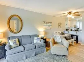 Hilton Head Island Condo with Pool Less Than 1 Mi to Beach!