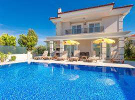 Villa Ozcelik，位于穆拉的酒店