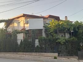 Vila Georgeta，位于泰基尔吉奥尔的家庭/亲子酒店