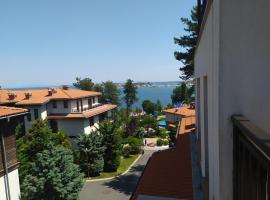 Sea Bliss Retreat -Santa Marina - Sozopol，位于索佐波尔的公寓
