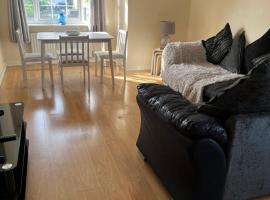 Lovely Two bed flat located in the heart of Dunstable，位于邓斯特布尔的酒店