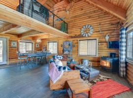 Secluded Mountain Getaway in Wyoming Range!，位于Kemmerer的酒店