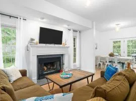 Gorogeous Chic 2BDR Renovated Home near Downtown Sleeps 6 843