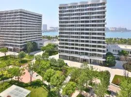 九九滨海度假酒店(东方影都融创茂店)