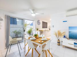 Sapphire Sands 1 52 Boulder Bay Rd air con Wi Fi Cot and Highchair，位于芬加尔湾的酒店