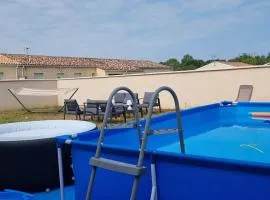 Maison piscine jacuzzi Juin à Août- Entre Collègues ou Famille - La Bohème