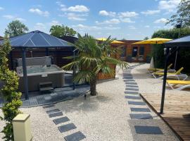 Logis Hôtel Centrotel et Spa Bulles d'Allier，位于蒙马罗的酒店