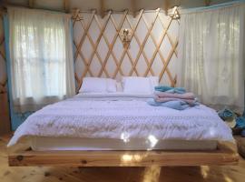 Love Frequency - יורט קסום במתת，位于Mattat的豪华帐篷