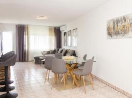 Two Identical Designer 2BD Flats with Sea View in Balchik，位于巴尔奇克的公寓