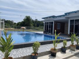 Meraga Cinta Kijal，位于科亚的带泳池的酒店