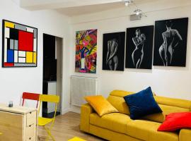 POP appART Appartement Artiste 200 m du centre ville Parking privé gratuit，位于阿维尼翁的自助式住宿