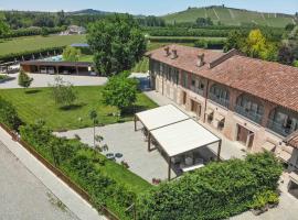 LA CASCINA DI CARLOTTA 1846 agriturismo，位于阿尔巴的酒店