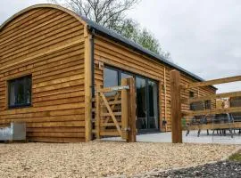 Luxury Barn Conversion with Hot Tub- 'Blackbird'