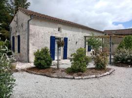 Petite maison de charme Les Chats Pîtres，位于La Rochette的酒店