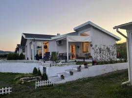 villas 21,22 Albena sea view，位于罗格其维的度假屋