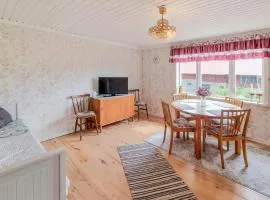 1 Bedroom Cozy Home In Lysekil