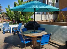 Luna Azul, cozy condo only steps to Mission Beach! Free Internet，位于圣地亚哥的酒店