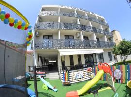 Vila Rares，位于科斯蒂内什蒂的青旅