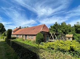 completely renovated back part of a farm，位于乌登的酒店