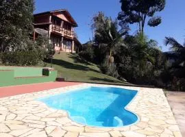Casa com churrasqueira piscina privativa em São Pedro da Serra - Perto de Lumiar