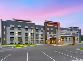 Best Western Plus Winter Haven Inn & Suites，位于温特黑文Clear Springs Railroad Station附近的酒店