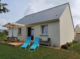 Single storey holiday home in Plouarzel，位于Plouarzel的高尔夫酒店