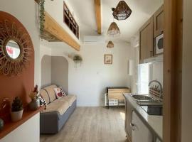 Studio indépendant près Salagou，位于Le Bosc的酒店