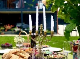 Hotel უცხო-utskho