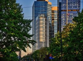 Holiday Inn Express - Warsaw - The HUB by IHG，位于华沙的酒店