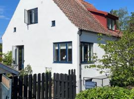 Large house with sea view，位于奇维克的度假屋