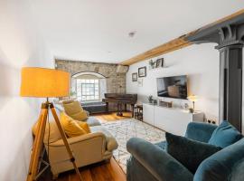 Luxury 2 bed Apartment in historic Royal William Yard，位于普里茅斯的海滩短租房
