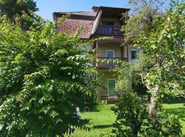 Bungalow & Apartments "Am Deber" Velden - Augsdorf，位于沃尔特湖畔韦尔登的别墅